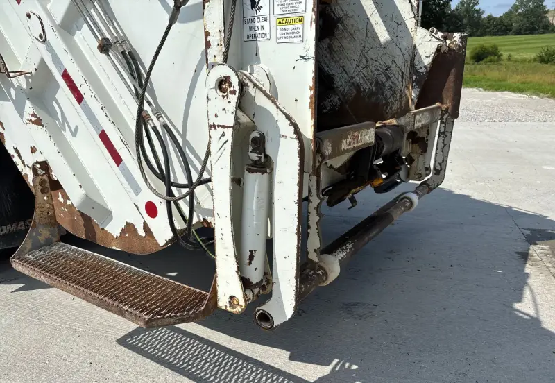 2018 Peterbilt 337 photo 44