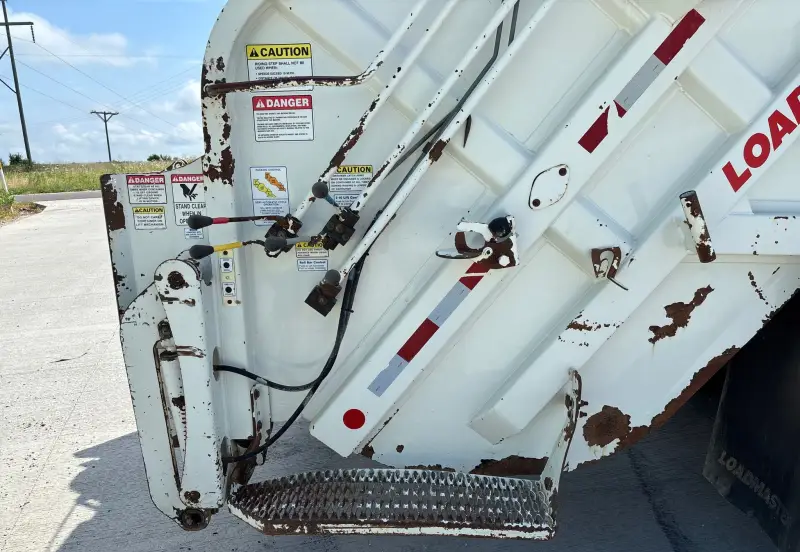 2018 Peterbilt 337 photo 23