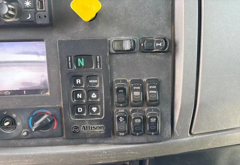 2018 Peterbilt 337 photo 77