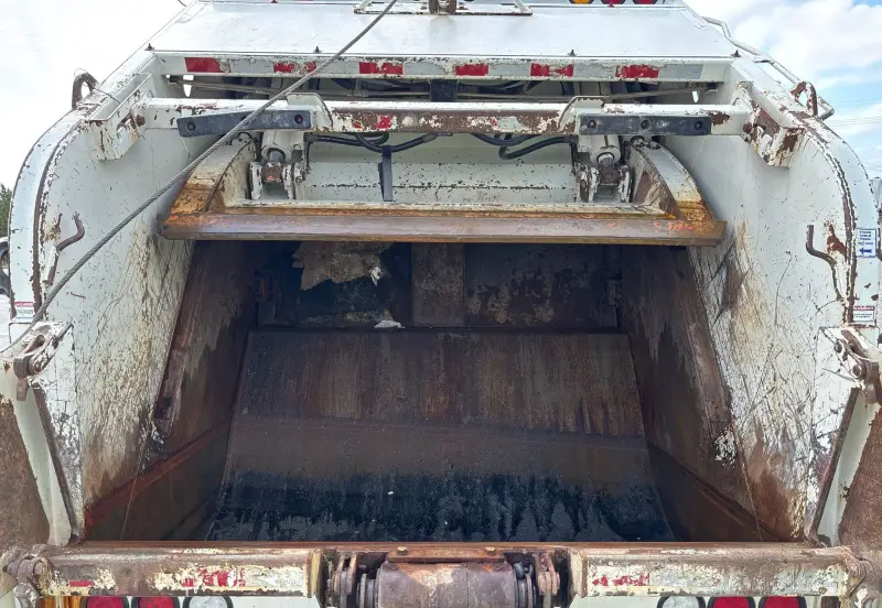 2018 Peterbilt 337 photo 26