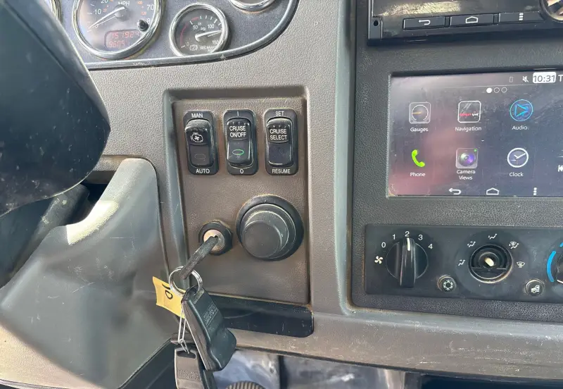 2018 Peterbilt 337 photo 74