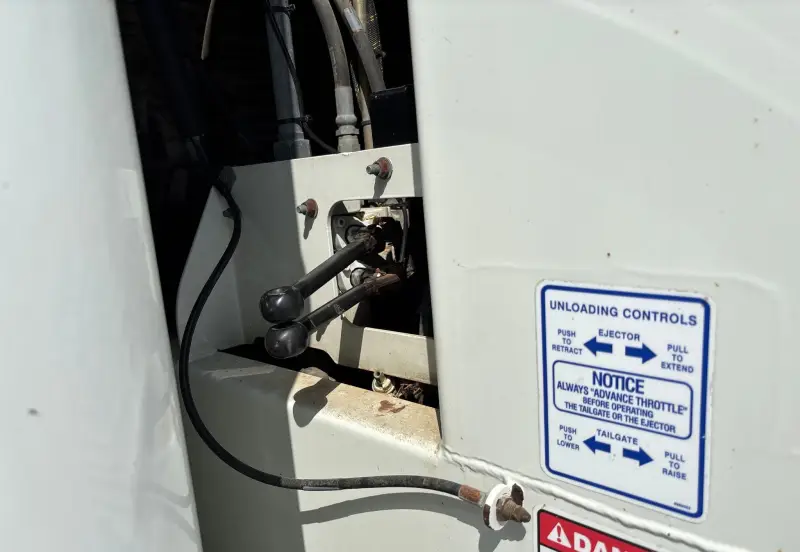 2018 Peterbilt 337 photo 59