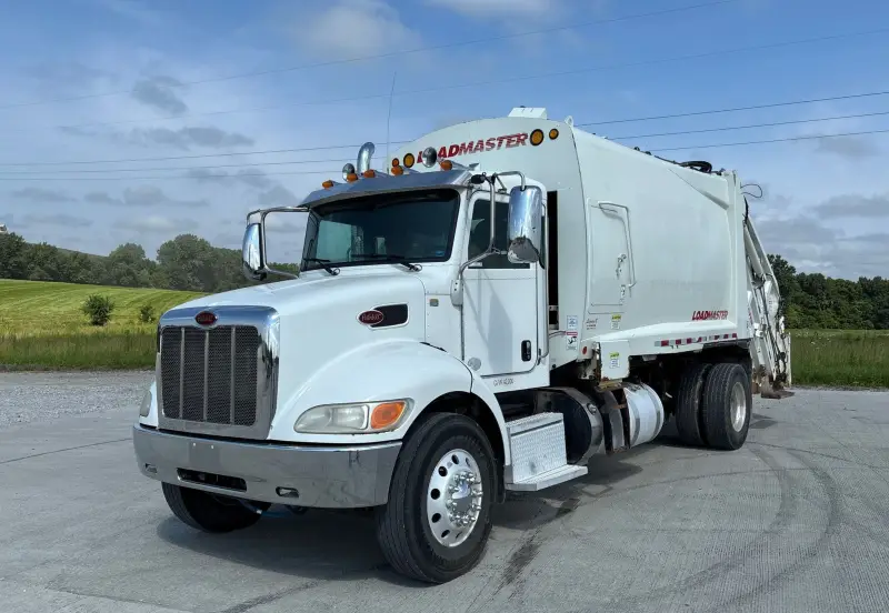 2018 Peterbilt 337 photo 1