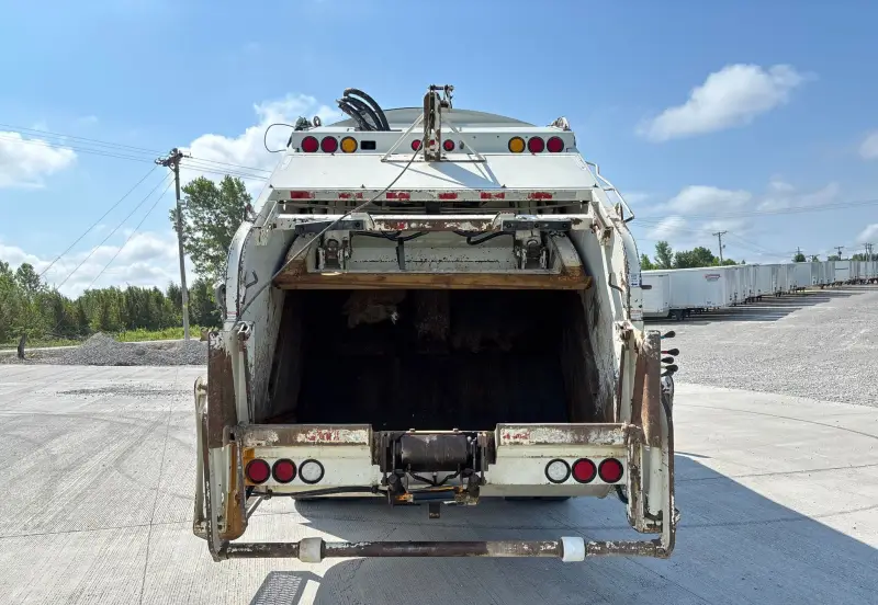 2018 Peterbilt 337 photo 6
