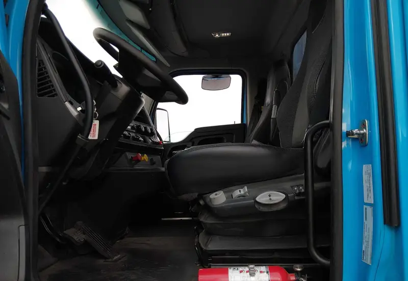 2023 Kenworth T680 photo 29