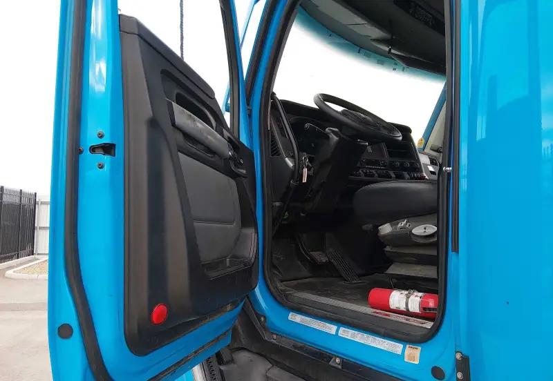 2023 Kenworth T680 photo 27