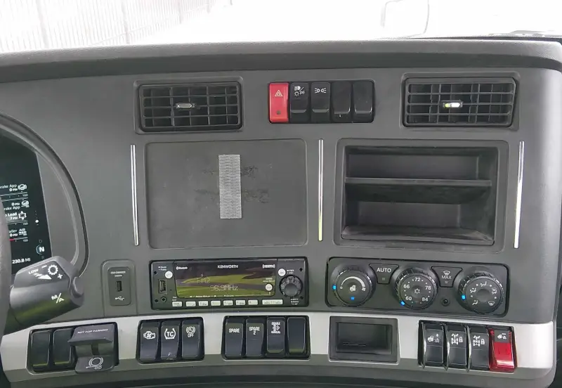 2023 Kenworth T680 photo 37