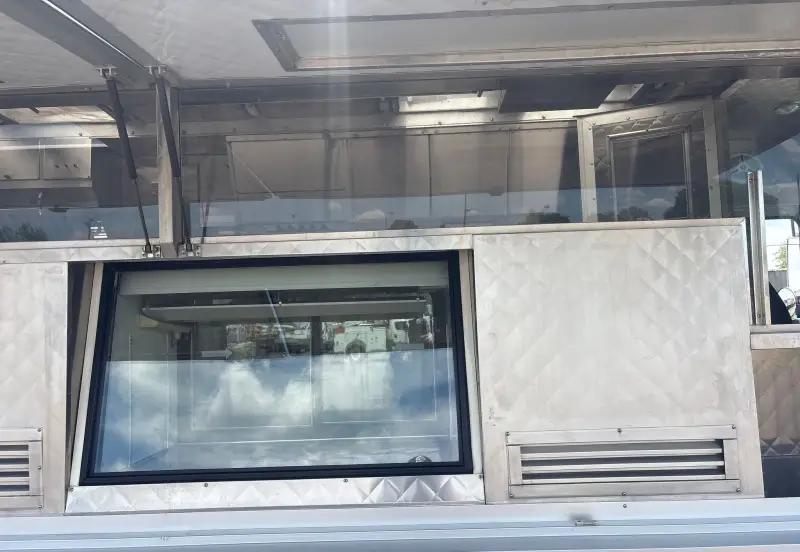 2005 Freightliner MT45 photo 21