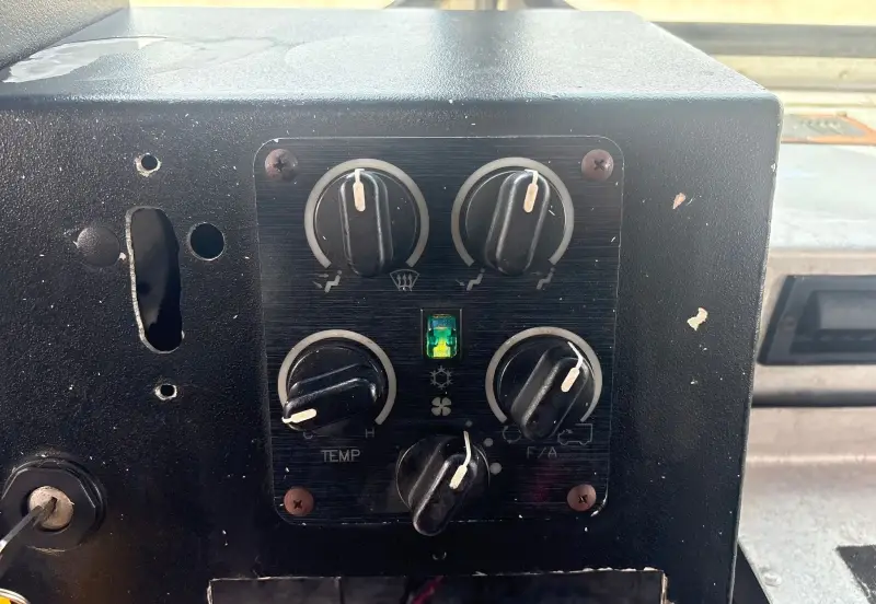2005 Freightliner MT45 photo 38