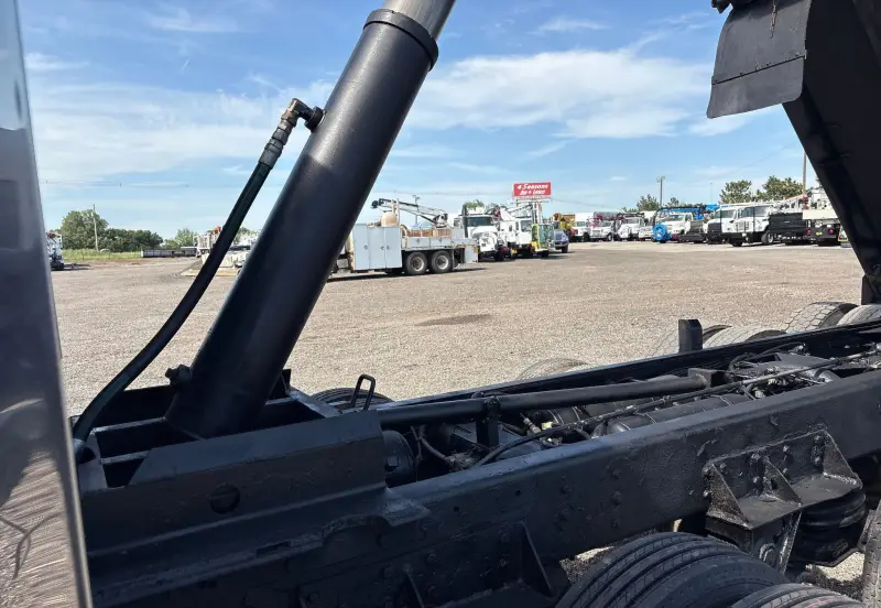 2001 Western Star 4900 photo 10