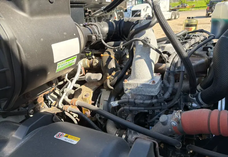 2020 Hino 268A photo 44