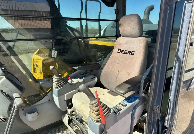 2016 John Deere 210G LC photo 46