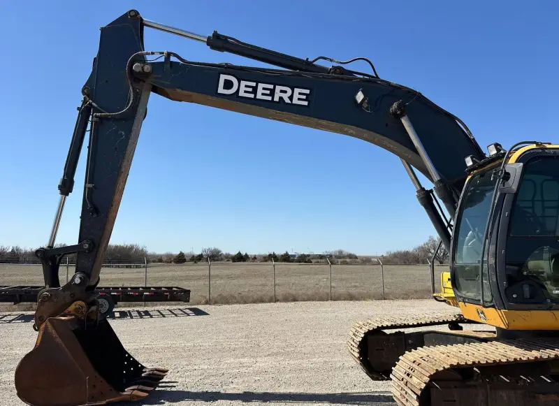 2016 John Deere 210G LC photo 9