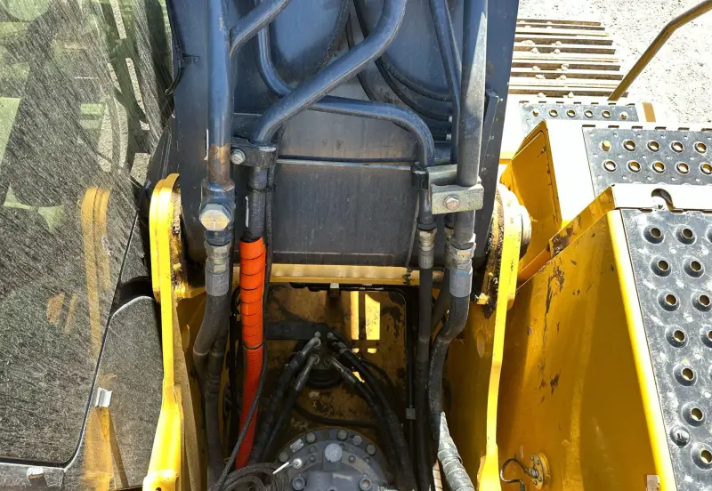 2016 John Deere 210G LC photo 39