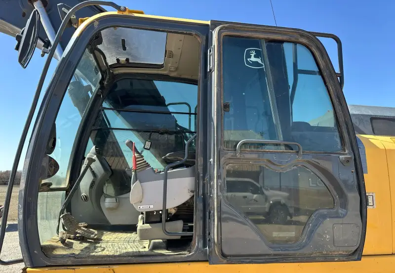 2016 John Deere 210G LC photo 45