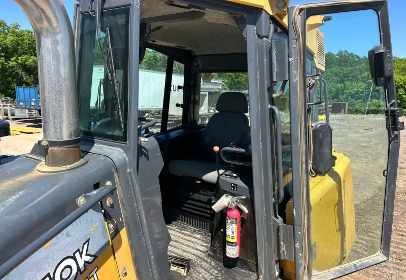 2012 John Deere 850K WLT photo 28