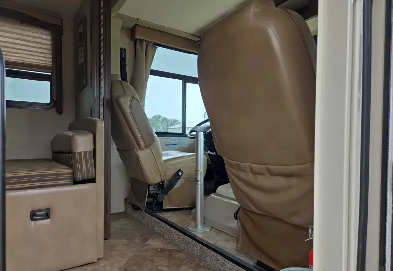 2017 Thor Motor Coach Stripped photo 66