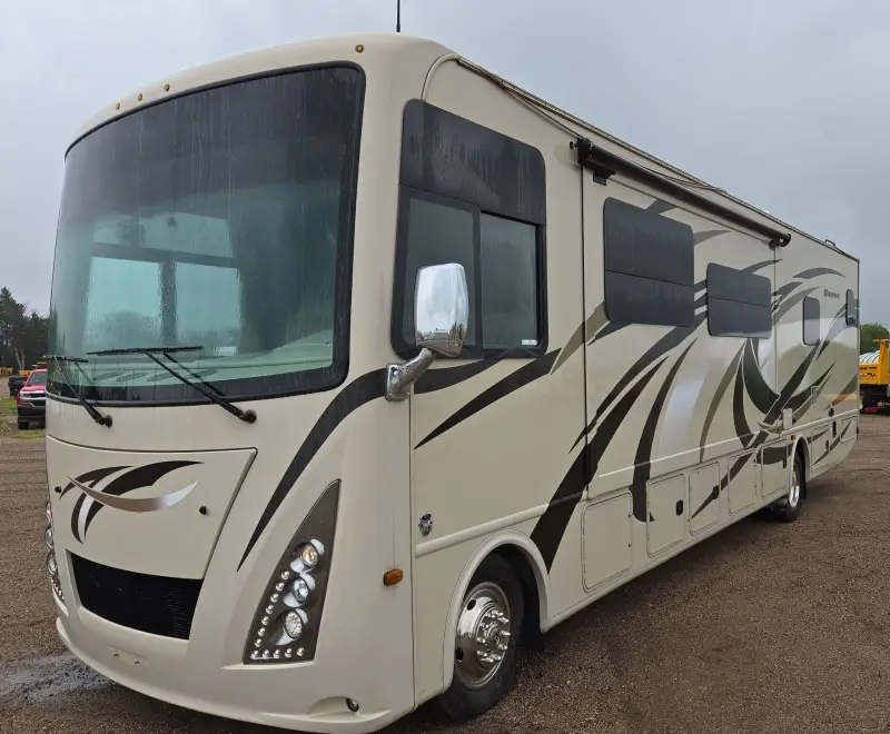 2017 Thor Motor Coach Stripped photo 1