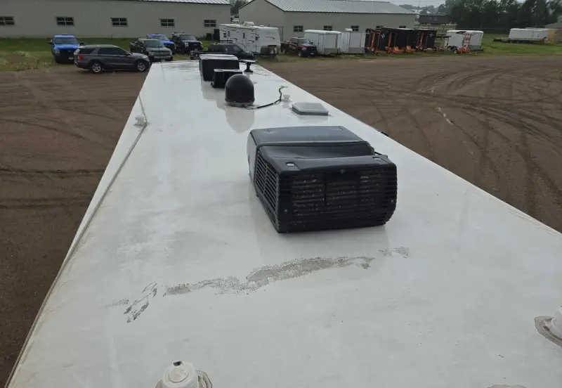 2017 Thor Motor Coach Stripped photo 52