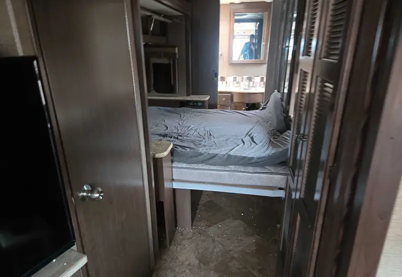 2017 Thor Motor Coach Stripped photo 87