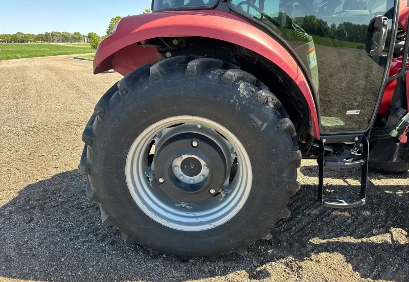 2016 Case Farmall 75C photo 54