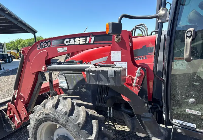 2016 Case Farmall 75C photo 9