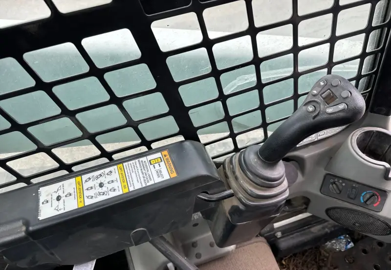 2011 Bobcat T750 photo 23