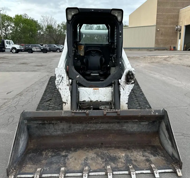 2011 Bobcat T750 photo 2