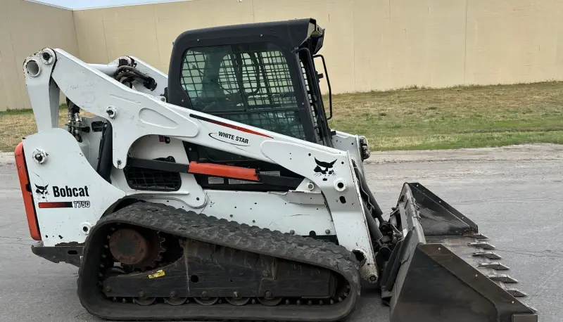 2011 Bobcat T750 photo 4
