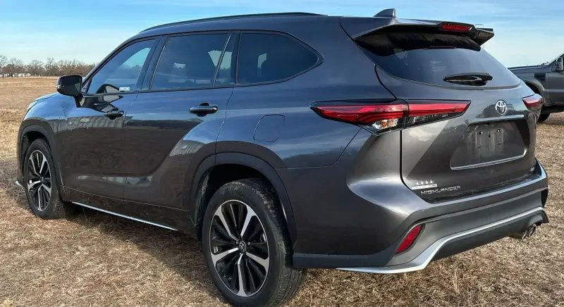 2022 Toyota Highlander photo 7