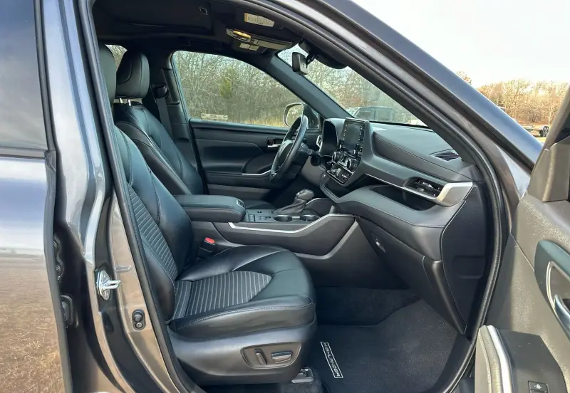 2022 Toyota Highlander photo 40