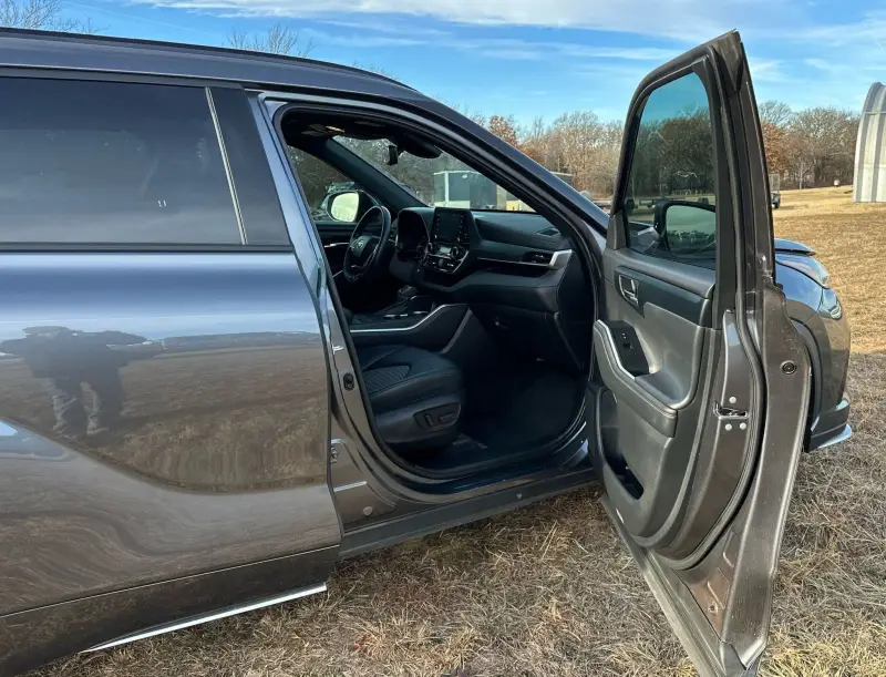 2022 Toyota Highlander photo 37