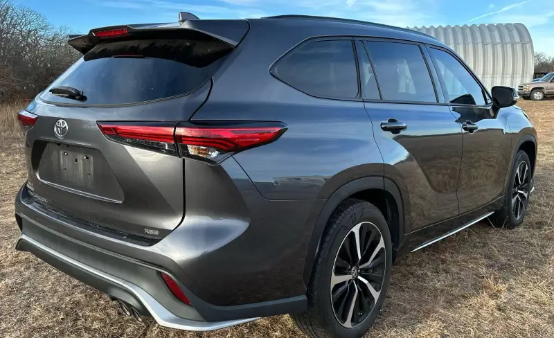2022 Toyota Highlander photo 5