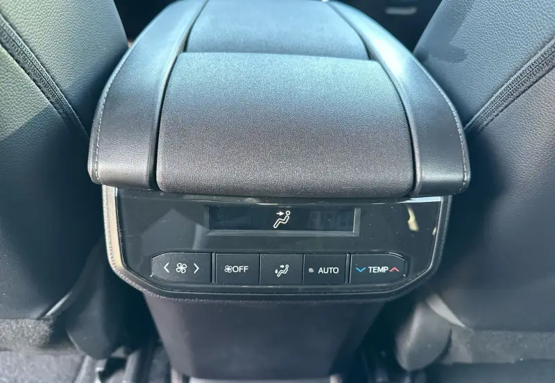 2022 Toyota Highlander photo 53