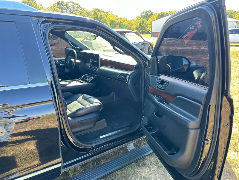2021 Lincoln Navigator photo 37