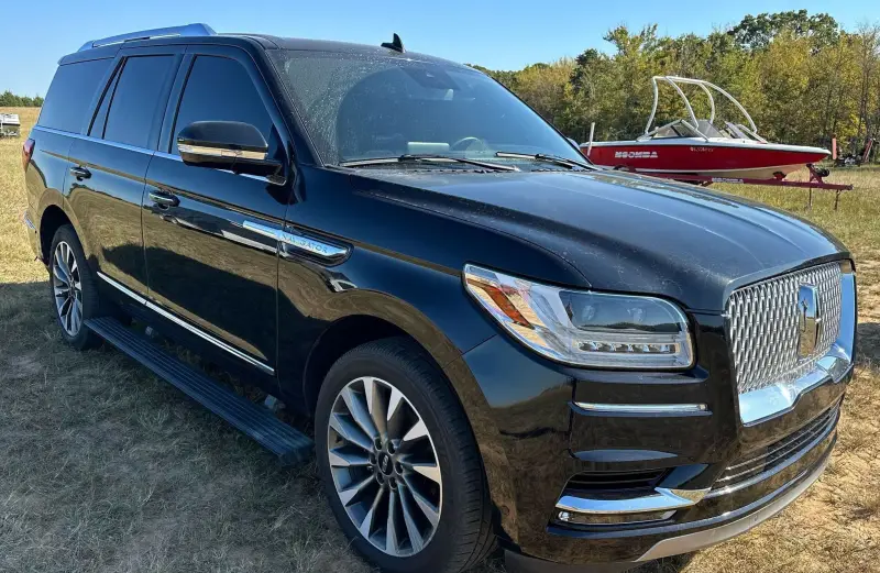 2021 Lincoln Navigator photo 3