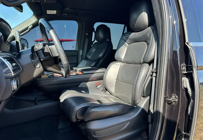2021 Lincoln Navigator photo 21