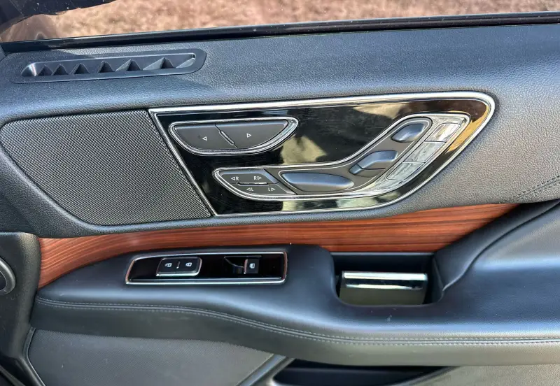 2021 Lincoln Navigator photo 39