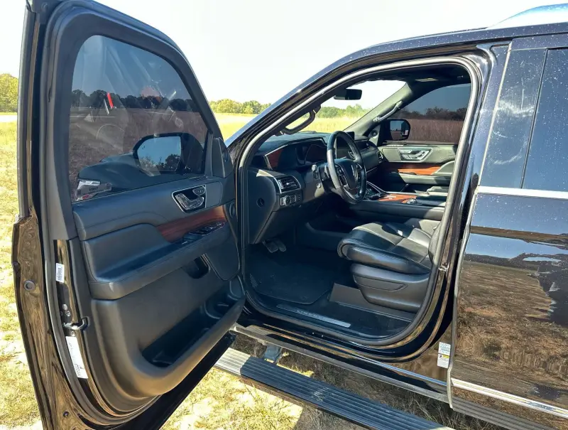 2021 Lincoln Navigator photo 16