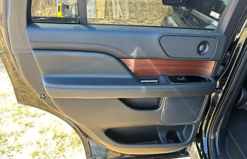 2021 Lincoln Navigator photo 50