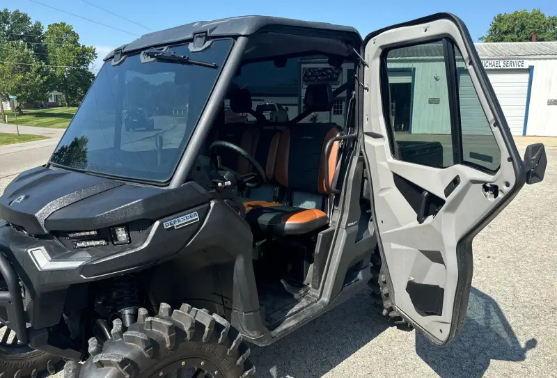 2019 Can-Am Defender photo 44
