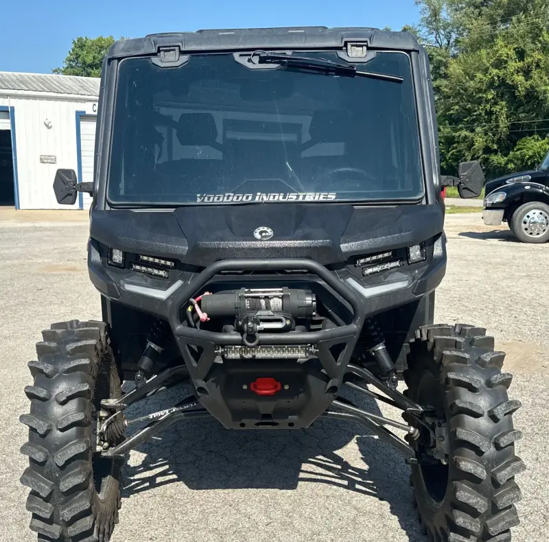 2019 Can-Am Defender photo 2