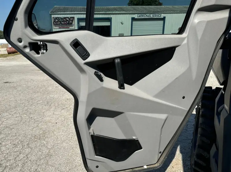 2019 Can-Am Defender photo 66