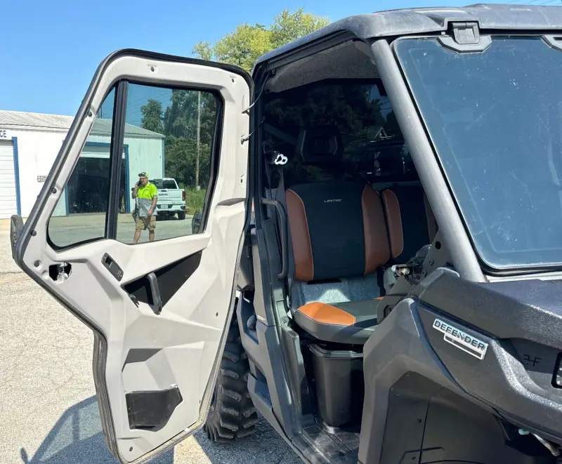 2019 Can-Am Defender photo 65