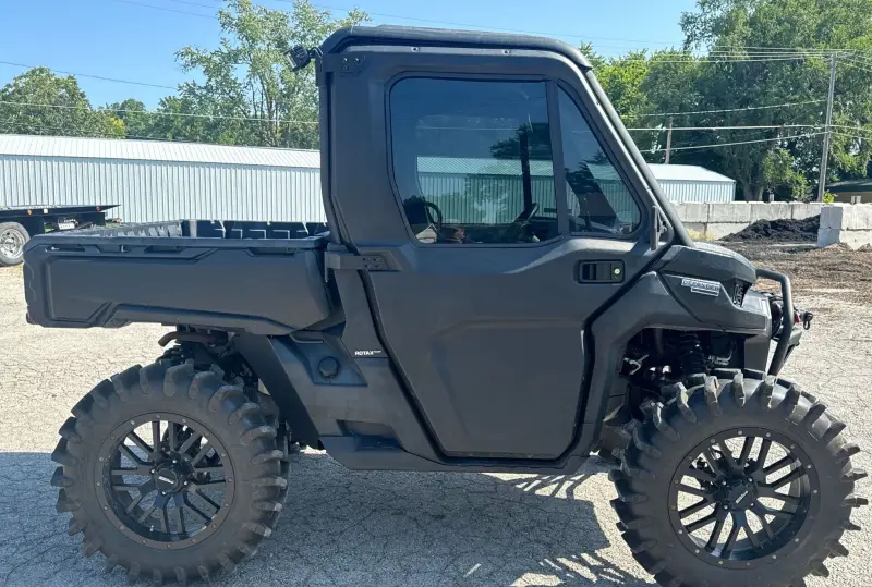 2019 Can-Am Defender photo 4