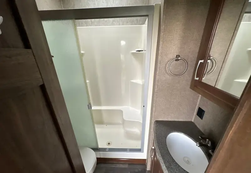 2016 Keystone Montana 3711FL photo 102
