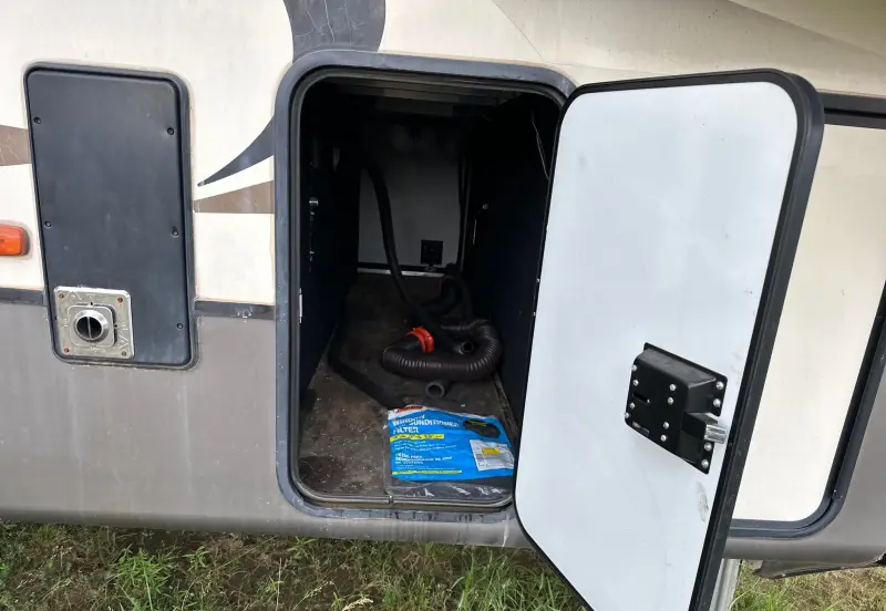 2016 Keystone Montana 3711FL photo 21