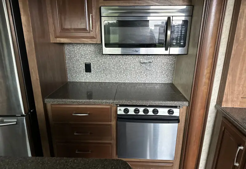 2016 Keystone Montana 3711FL photo 88