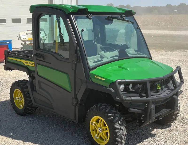 2021 John Deere XUV835R photo 3