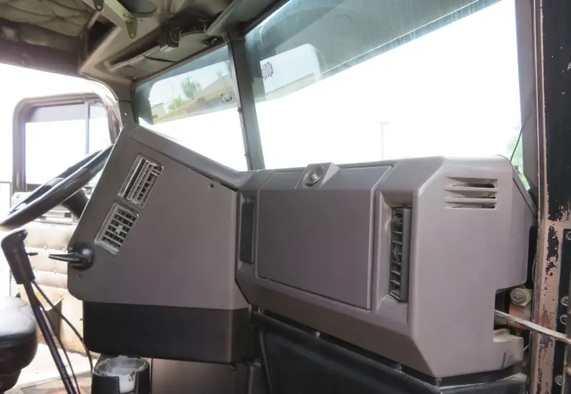 2004 Freightliner Classic 120 photo 41